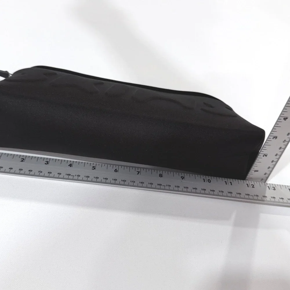 NWT SKIMS Neoprene Makeup Bag Womens OS Onyx Black Embossed Logo Pouch NWT
